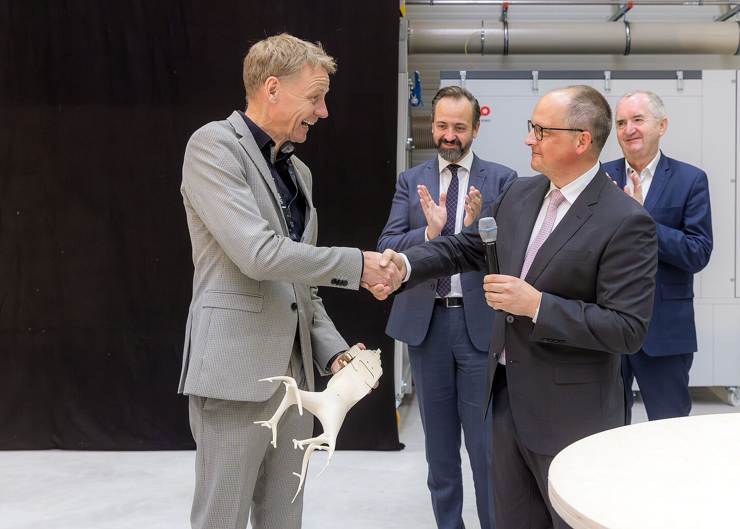 Einweihung des Holzbauforschungszentrums Einweihung des Holzbauforschungszentrums